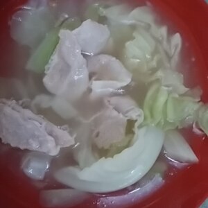キャベツと豚肉の簡単スープ